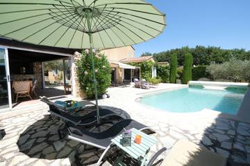 Cottage pour 8 personnes, avec jardin à Gargas