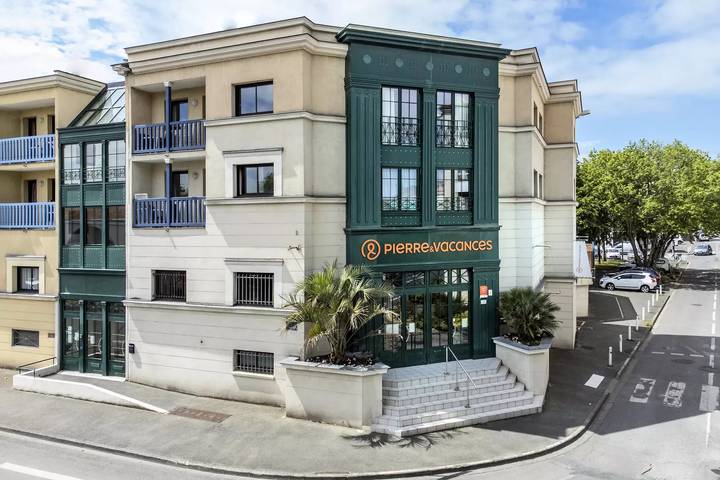 Gîte pour 4 personnes, avec piscine et balcon dans Aquarium de la Rochelle - 2