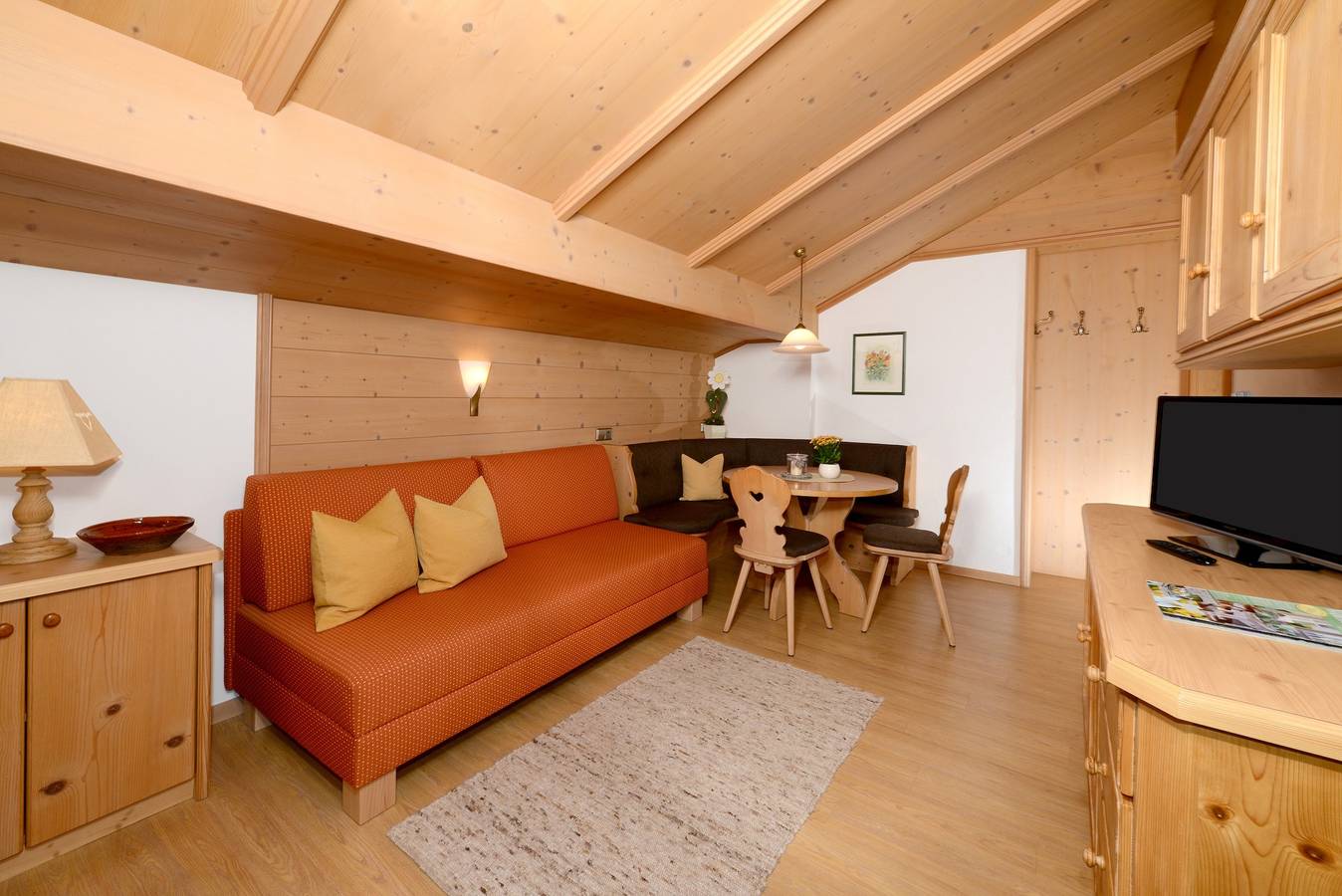 Ganze Ferienwohnung, Alpenblick - Zwei-Raum-Ferienwohnung 35qm und Süd-Balkon in Reit im Winkl, Bayerische Alpen