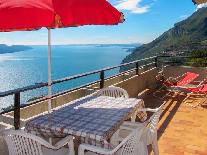 Ferienwohnung für 4 Personen, mit Balkon und Balkon/Terrasse sowie Terrasse und Garten in Tignale - 3
