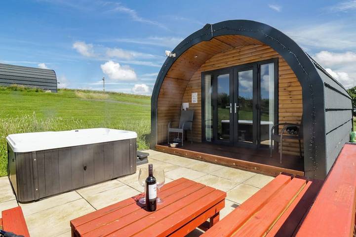 Cottage for 4 people, with Hot tub and Garden in the Lake District