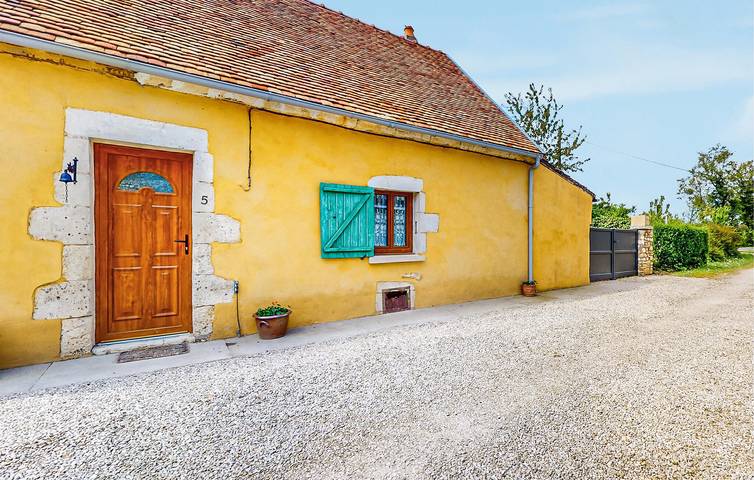 Ferienhaus für 8 Personen mit Terrasse in Lainsecq, Auxerre und Umgebung