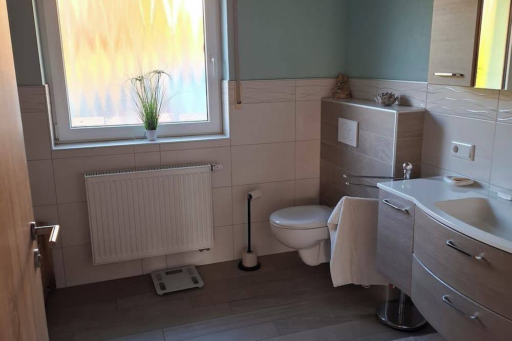 Ganze Wohnung, Neuvermietung Rhönblick Ferienwohnung - ruhig, modern & nahe Kurpark Bad Bocklet in Bad Bocklet, Rhön-Bayern