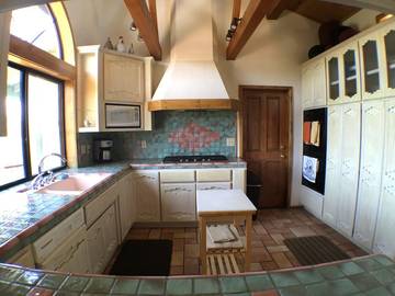 Vacation Home for 16 Guests in Moonridge, Big Bear Lake, Picture 4