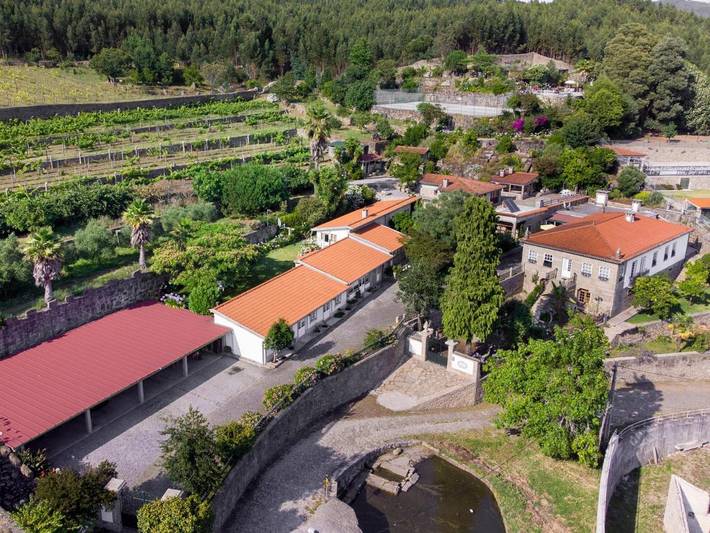 Gîte pour 2 personnes, avec jacuzzi ainsi que jardin et piscine dans Barroselas
