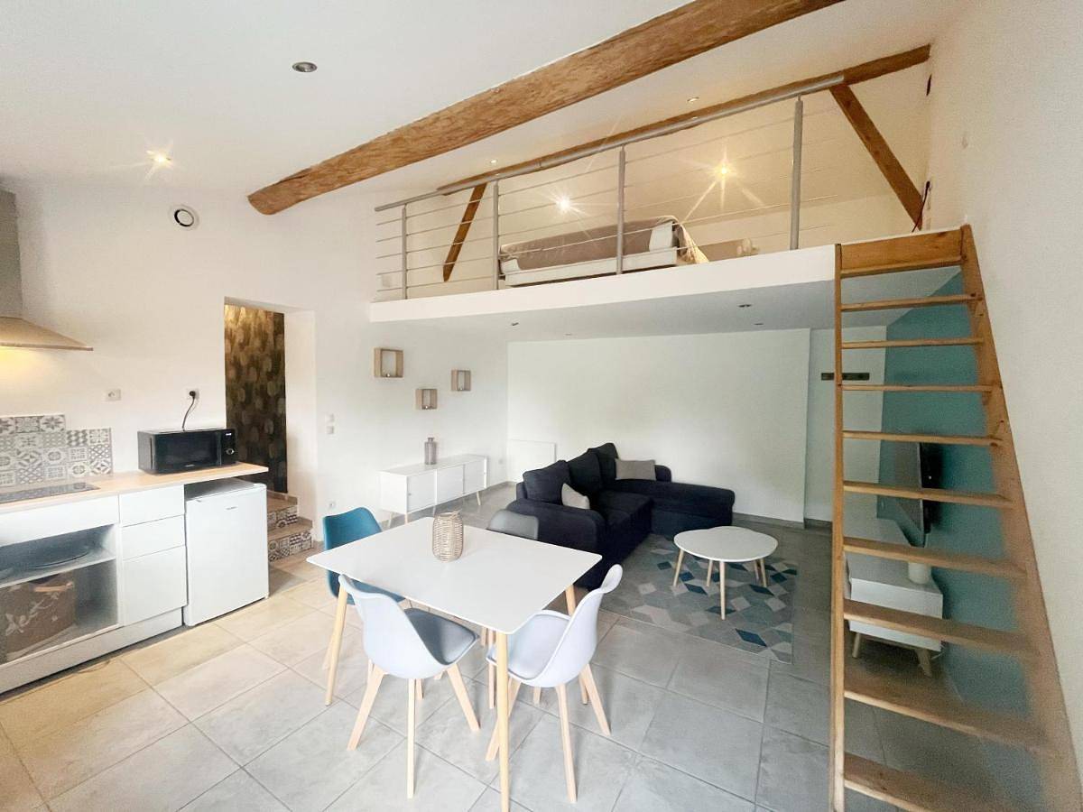 Appartement entier, Studio Mezzanine cozy proche gare et canal du midi in Castelsarrasin, Tarn-et-Garonne
