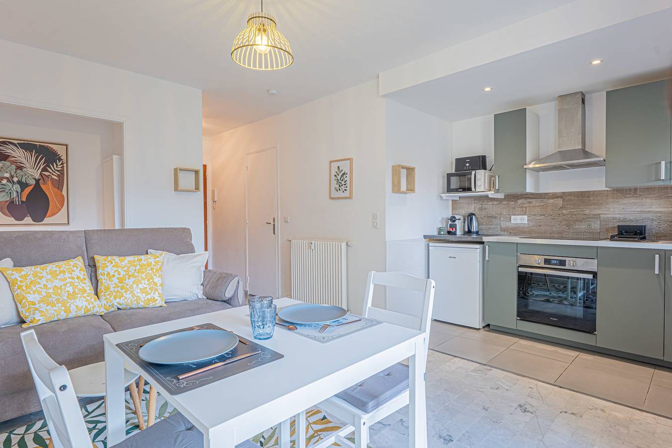 Studio entier, Studio avec balcon et parking proche plages in La Bocca, Cannes