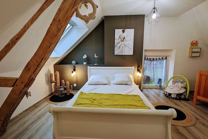 Gîte rénové avec piscine chauffée près de Beauval, 10 pers., terrain de sport et nature. in Faverolles, Vallée de la Loire