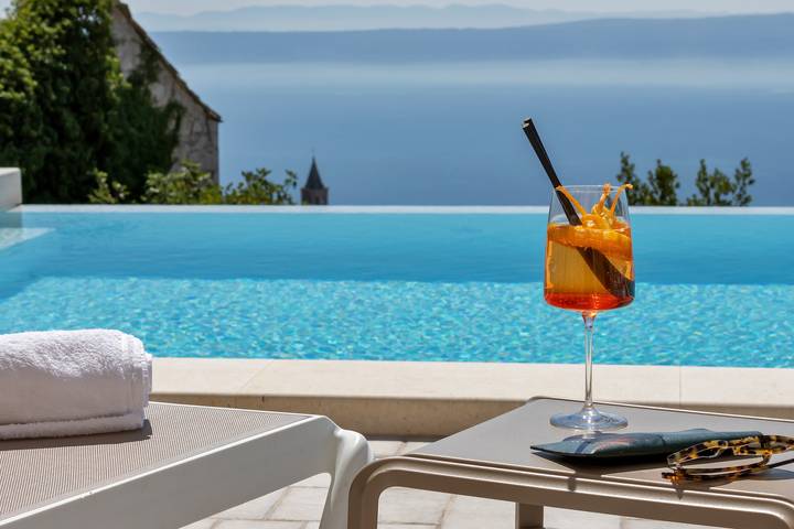 Ferienwohnung für 4 Personen, mit Terrasse und Garten sowie Pool und Meerblick, mit Haustier an der Makarska Riviera - 3