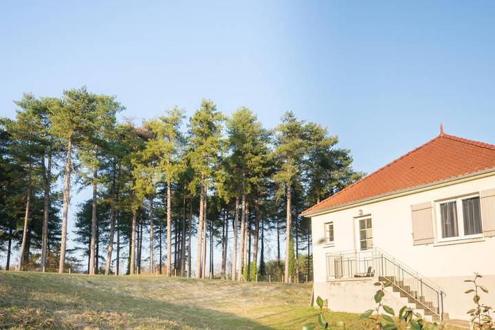 Station pour 2 personnes, avec vue et balcon à Saint-Quentin-en-Tourmont - 2