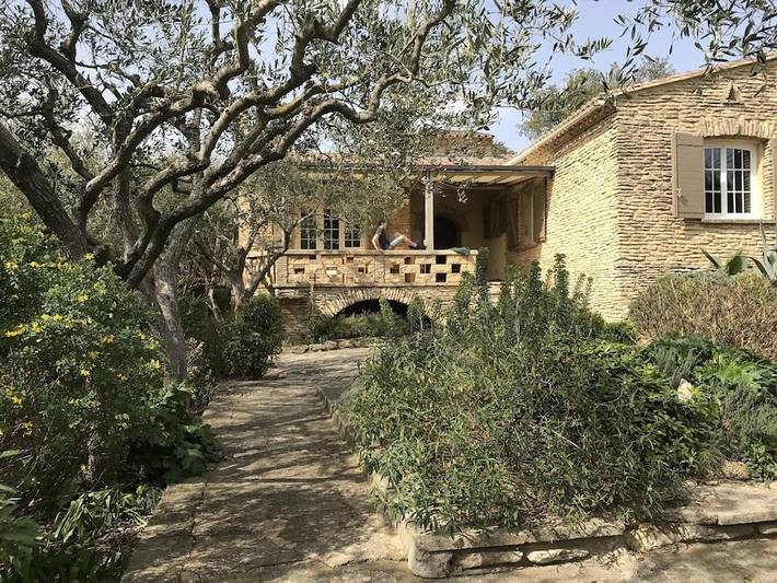 Location de vacances pour 6 personnes, avec vue ainsi que piscine et jardin à Castillon-du-Gard - 3