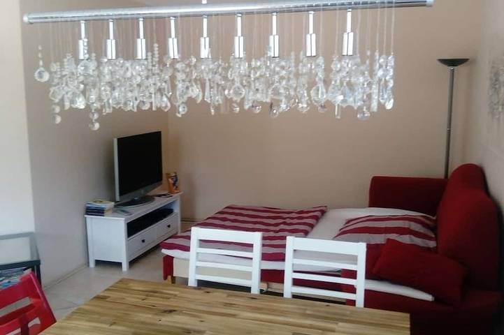 Ganze Wohnung, Moderne 2 1/2 Zimmer Ferienwohnung in Seenähe nahe Tripsdrill bei Heilbronn in Zaberfeld, Kraichgau