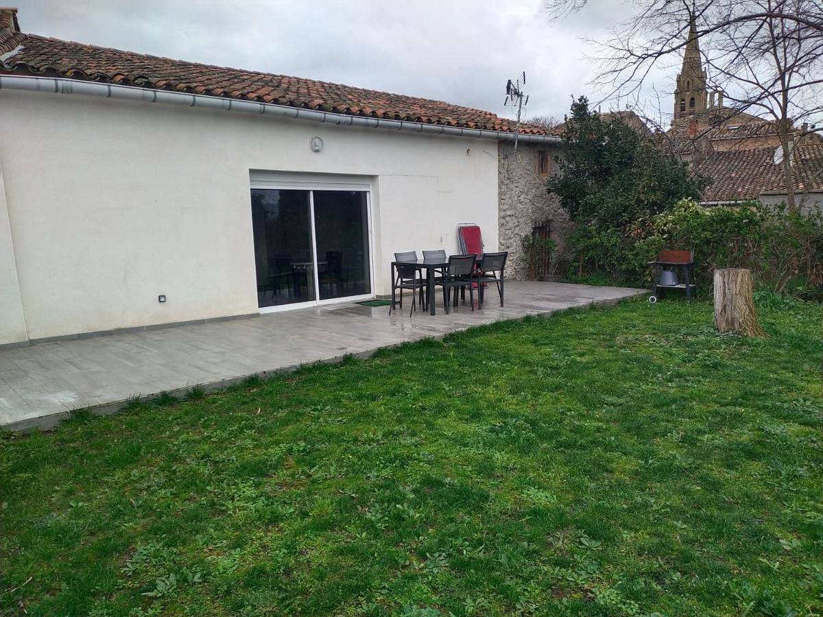 Three-Bedroom House in Lasbordes, Région de Carcassonne