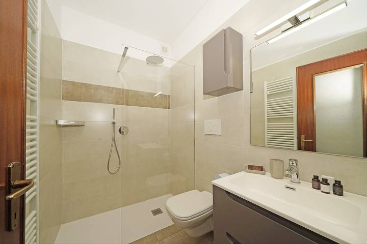 Appartamento intero, Appartamento Maison du Pralonc- Lago con Vista Lago e Montagna, Giardino e Terrazza. in Pregasio, Tremosine