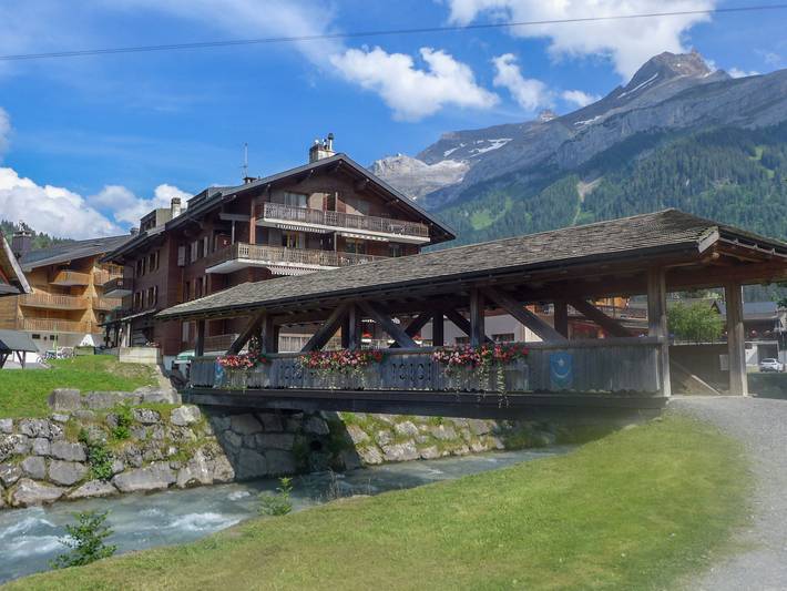 Ferienwohnung für 4 Personen, mit Balkon und Ausblick in Waadt