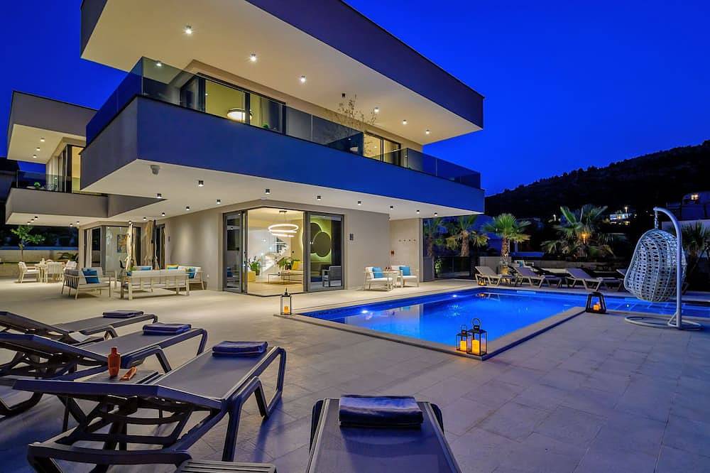 Villa voor 8 Personen in Marina, Split-Dalmatië