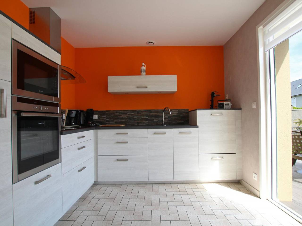 Casa en planta baja con veranda, wifi, aparcamiento y jardín cerca de la playa in Saint-Pair-sur-Mer, Côte de la Déroute