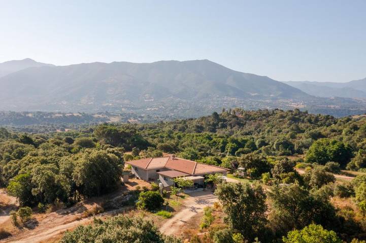 Appartement de vacances pour 3 personnes, avec jardin ainsi que vue et terrasse