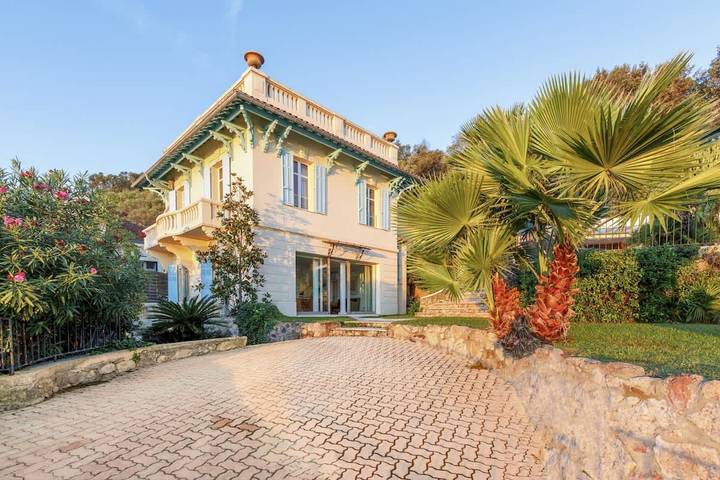 Villa pour 10 personnes, avec jacuzzi et jardin, adapté aux familles à Théoule-sur-Mer - 4