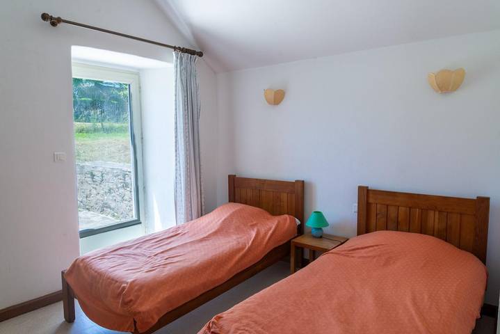 Gîte pour 6 personnes, avec terrasse, animaux acceptés dans Massegros Causses Gorges - 4