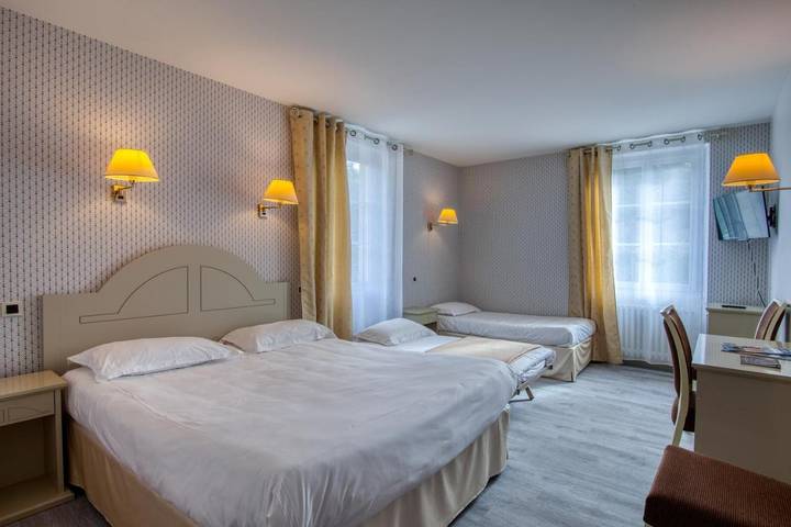 Hôtel pour 4 personnes, avec piscine ainsi que bassin pour enfant et jardin, animaux acceptés à Vitrac - 3