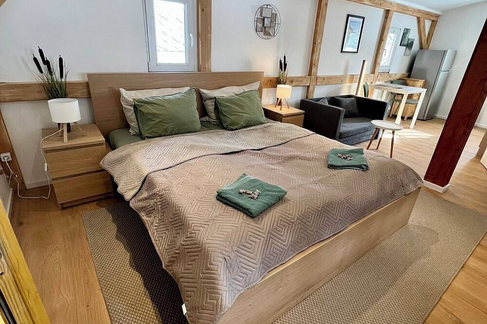 Bungalow mit privaten Whirlpool & Terrasse im Wald in Reinhardtsdorf-Schöna, Elbsandsteingebirge
