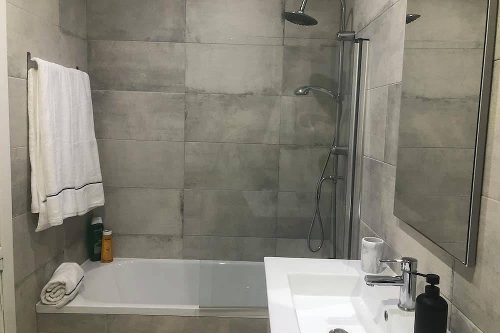 Entire apartment, Estoril Casino 3 Bedrooms With Pool in Cascais e Estoril, Costa de Lisboa