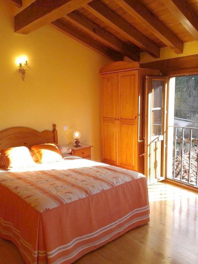 Casa rural para 6 personas, con Balcón y Terraza además de Jardín y Vistas en Liébana