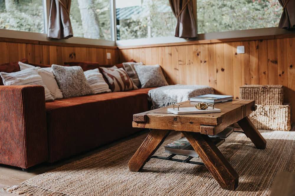 2-bedroom chalet with outdoor spa, pétanque court & children cabin in Ardennes  in Beauraing, Namur (region)