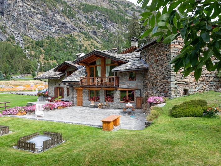Vakantiehuis voor 4 personen, with Balkon and Terras as well as Tuin in Valle d'Aosta