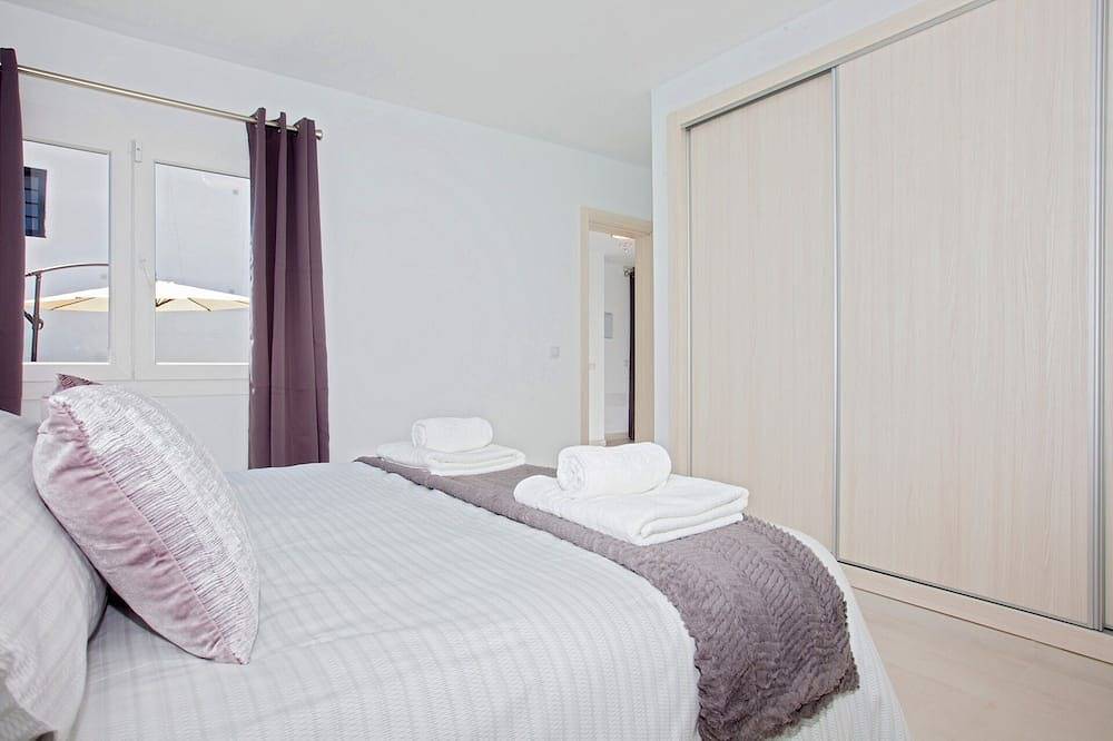 Lujosa villa de 4 dormitorios y 3 baños en el centro de Puerto del Carmen con wifi gratis y aire acondicionado in Puerto del Carmen, Tías
