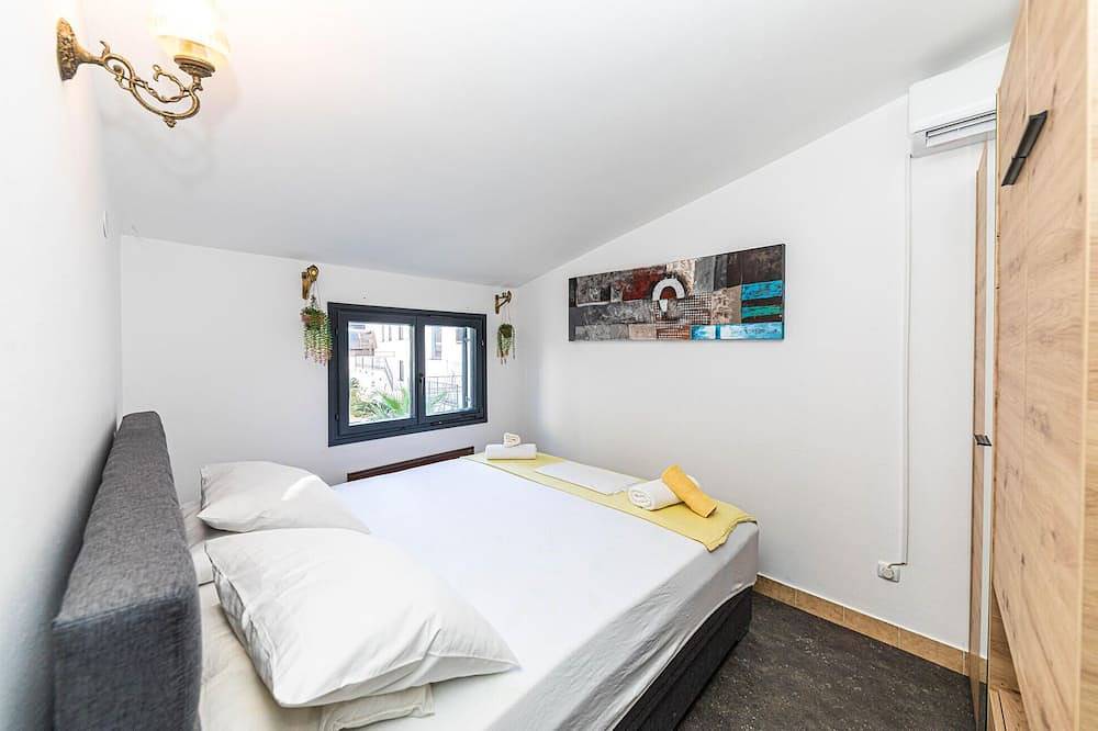 Ganze Wohnung, Gorgeous apartment in Okrug Gornji with Wifi in Okrug Gornji, Ciovo