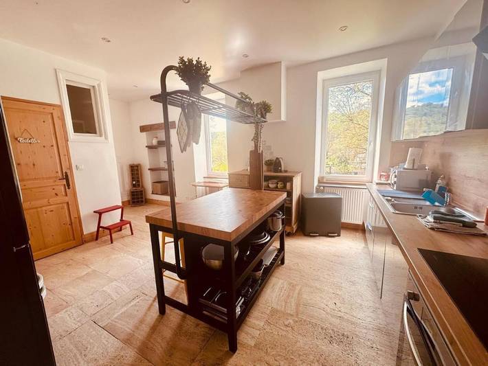 Gîte pour 3 personnes, avec vue et jardin à Sault-Brénaz - 4