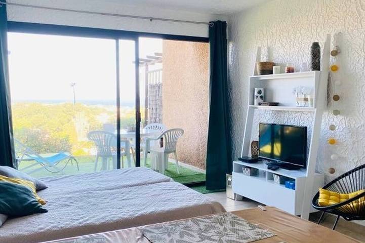 Gîte pour 4 personnes, avec terrasse dans Gare du Club Med Cocody - 4