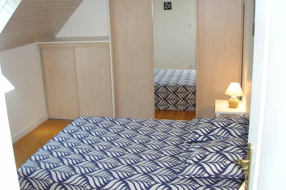 Breton stone house, 400 m from the sea, Camaret, Roscanvel. in Roscanvel, Iroise