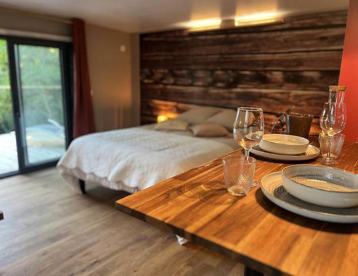 Maison de campagne pour 2 personnes, avec Balcon et Terrasse ainsi que Jardin et Vue à Treize-Vents