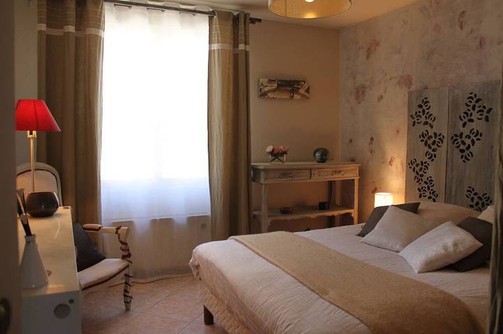 Location de vacances pour 12 personnes, avec Piscine à Aurons - 4
