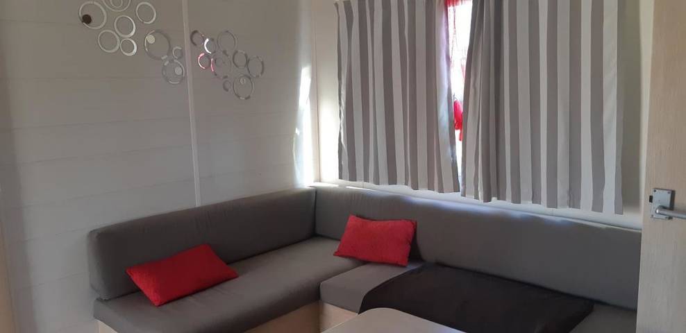 Camping pour 6 personnes, avec terrasse et piscine à Sigean - 2