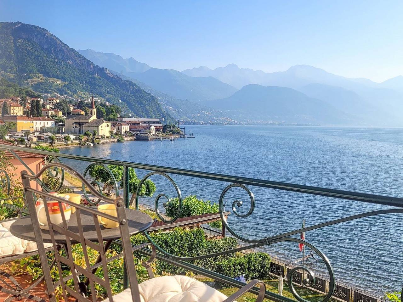 Ganze Wohnung, Nido alla Riva Falco Ferienwohnung am See in Calozzo, Pianello del Lario