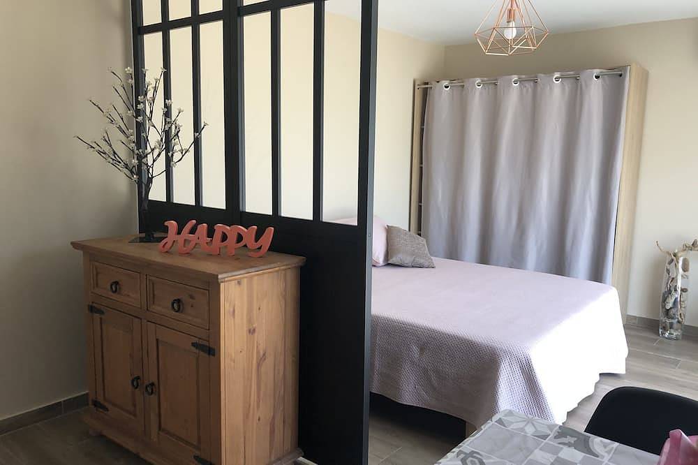 Charming little air-conditioned villa with large garden and parking. in Corte, Parc naturel régional de Corse