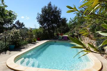 Gîte pour 6 personnes, avec terrasse et jardin à Flassans-sur-Issole