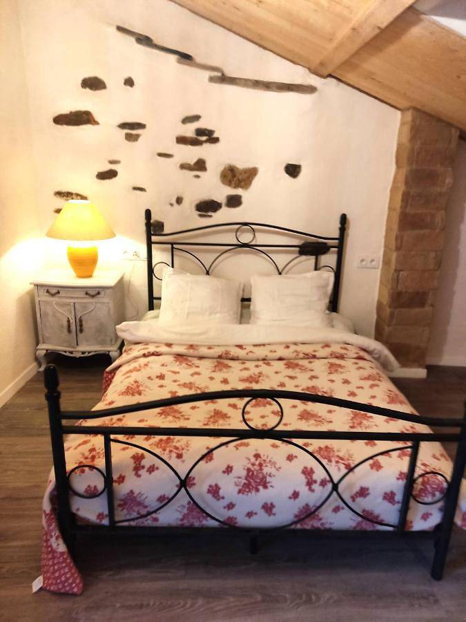 Gîte pour 6 personnes, avec vue et balcon à Saint-Laurent-le-Minier