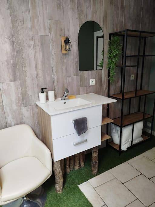 Location de vacances pour 4 personnes, avec terrasse à Carrouges - 3