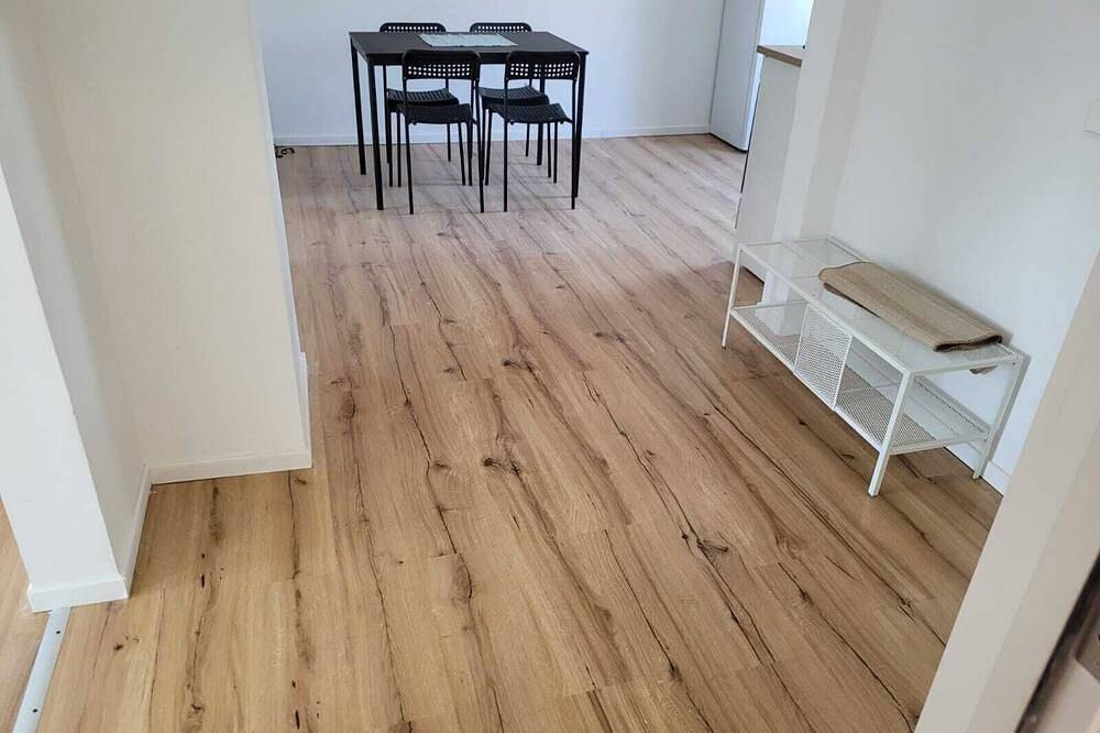 Ganze Wohnung, Best price per month, flat for 5, 30 minutes to Leipzig in Altenburg, Ostthüringen