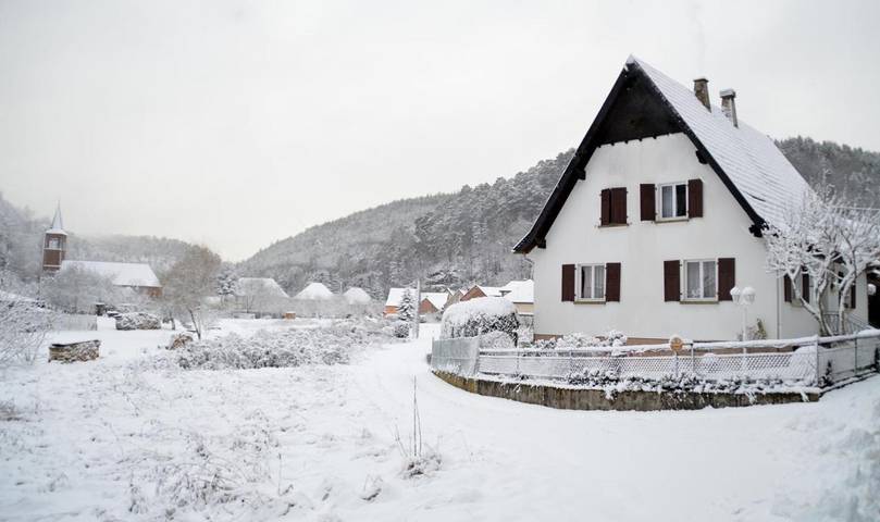Casa de vacaciones para 6 personas, con piscina además de jacuzzi y jardín - 1