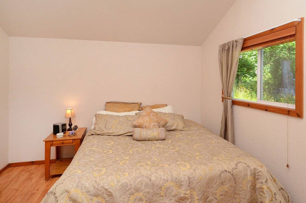 Ganze Wohnung, Übernachten Sie in einem schönen Beach Cottage mit einem wunderschönen Privatstrand am Hazel Point! in Hood Canal
