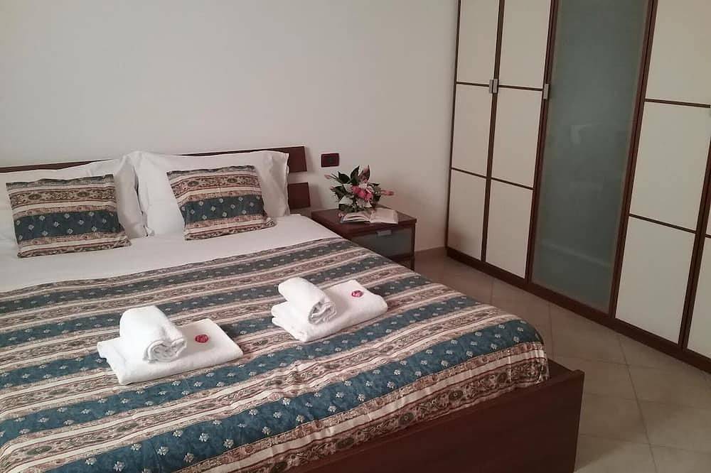 Villa Nemo, Liguria, perfetta vista mare e piscina privata, a 5 minuti dalla spiaggia in Riva Ligure, Riviera di Ponente