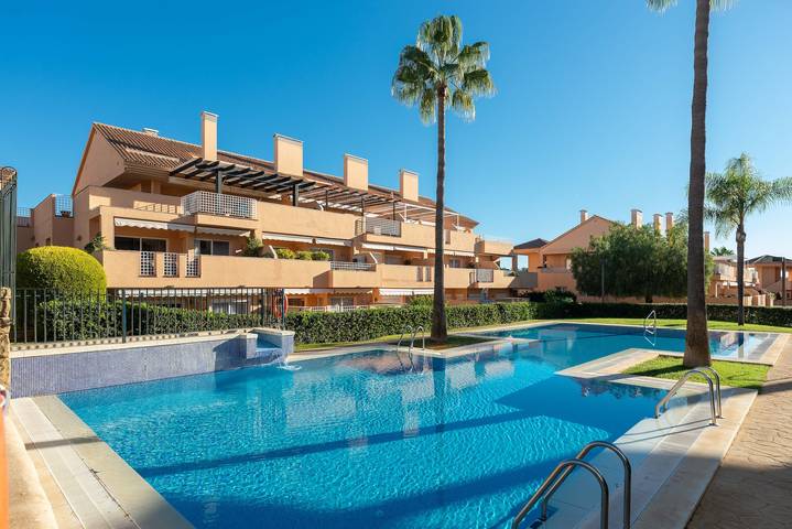 Location de vacances pour 4 personnes, avec bassin pour enfant et jardin à Marbella