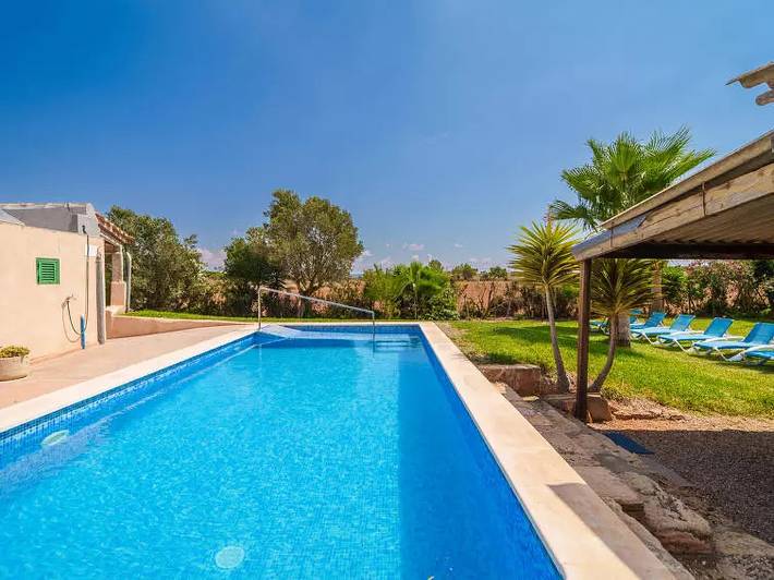 Villa für 8 Personen, mit Balkon und Garten sowie Pool in Es Trenc