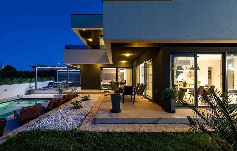 Villa für 6 Personen mit Garten in Zadar Stadt, Zadar (Kommun)